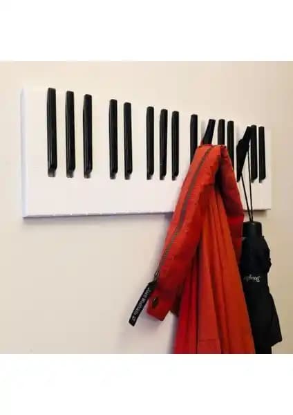 Mumaks Piyano Elbise Askılığı: Estetik ve Fonksiyonellik Bir Arada