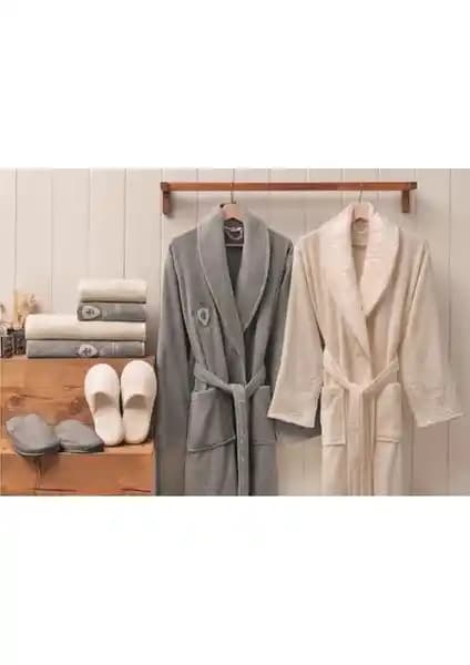 Özdilek Wedding Gri Krem Aile Bornoz Seti: Konfor ve Şıklığı Bir Arada Sunan Tasarım