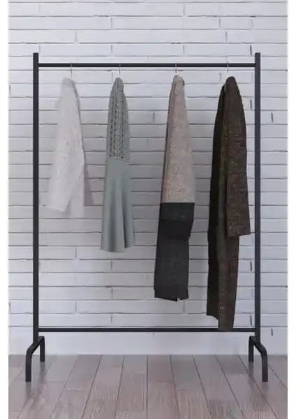 Remaks Plastik Ayaklı Metal Konfeksiyon Askısı: Dayanıklı ve Taşınabilir Çözüm