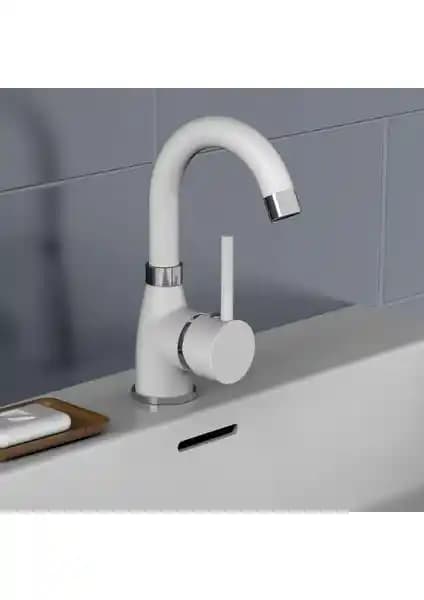 Sarıcı Siyah Krom Gövde Mutfak Lavabo Bataryası: Modern ve Dayanıklı Tasarım Özellikleri