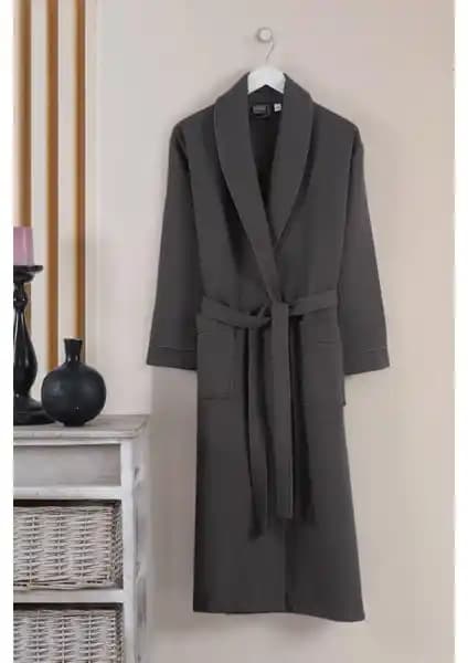 Varol Dama Serisi Şal Yaka Pike Bornoz Sabahlık: Yüksek Kalite ve Şıklık Sunan Ev Giyim Ürünü