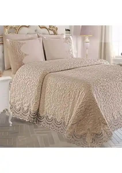 Yarençeyiz Dantelli Battaniye Seti: Şık ve Pratik Çift Kişilik Yatak Takımı
