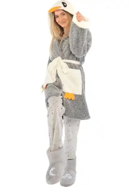 Zeynep Tekstil Penguen Nakışlı Kapşonlu Wellsoft Peluş Bornoz Konfor ve Şıklık Sunar