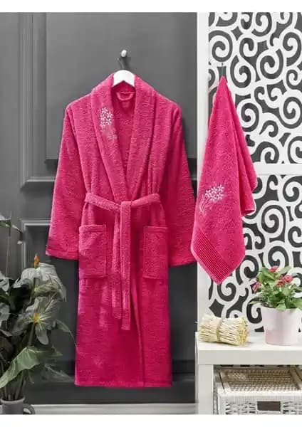 Casnack Fuşya Havlulu Bornoz ve Quina Kapüşonlu Oversize Bornoz Setleri Karşılaştırması