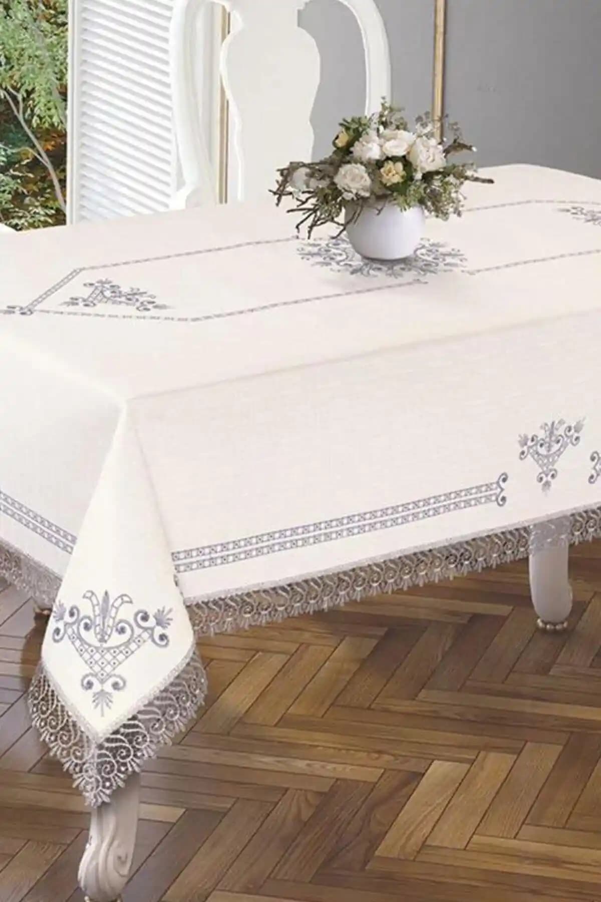 Çeyiz Diyarı Lale Baskılı Es Güpürlü Polyester Masa Örtüsü - Şık ve Dayanıklı Tasarım