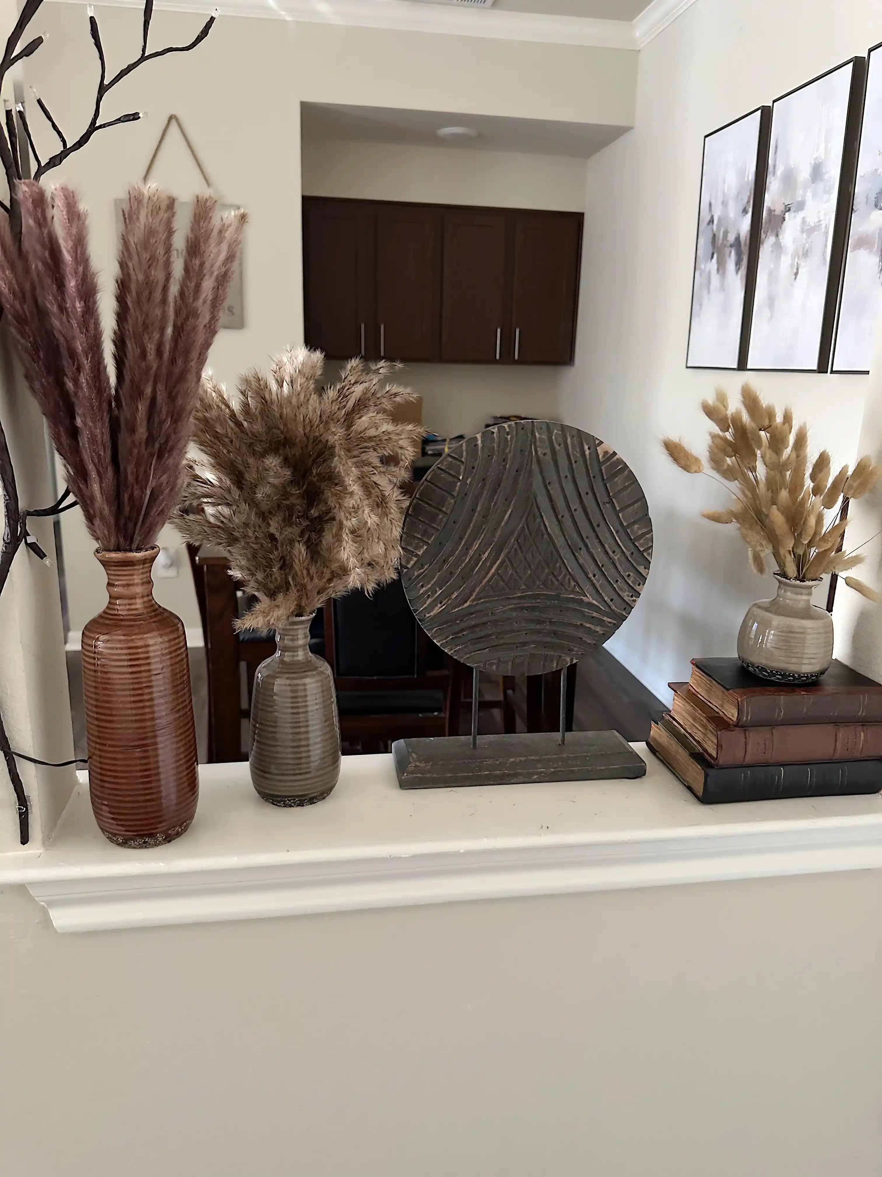 Giriş Alanı Dekorasyonunda Denge ve Sadelik: Çim ve Objelerin Yerleşim Prensipleri