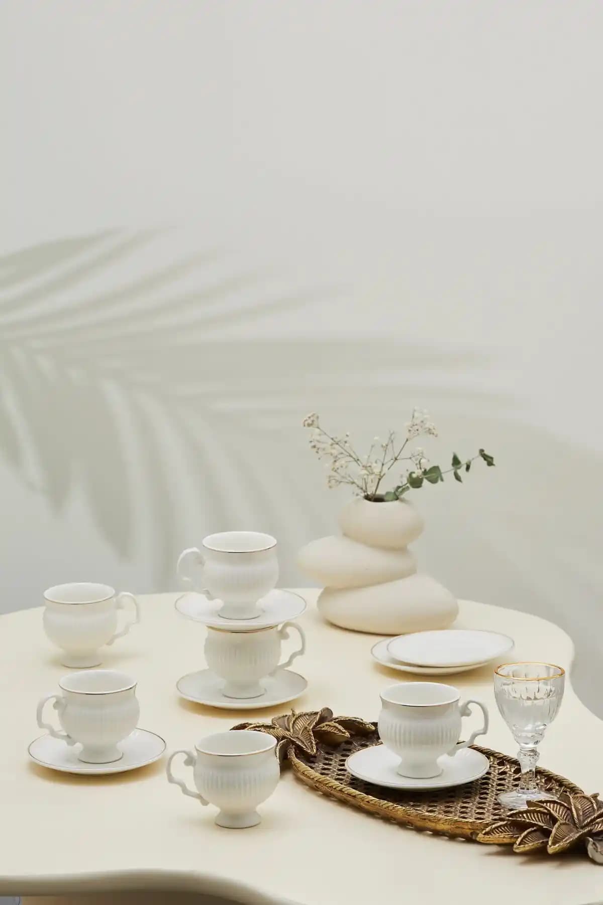 Karaca Malta 6 Kişilik Kahve Fincan Takımı Modern ve Şık Tasarımıyla Mutfak Dekorasyonunuza Uyum Sağlar