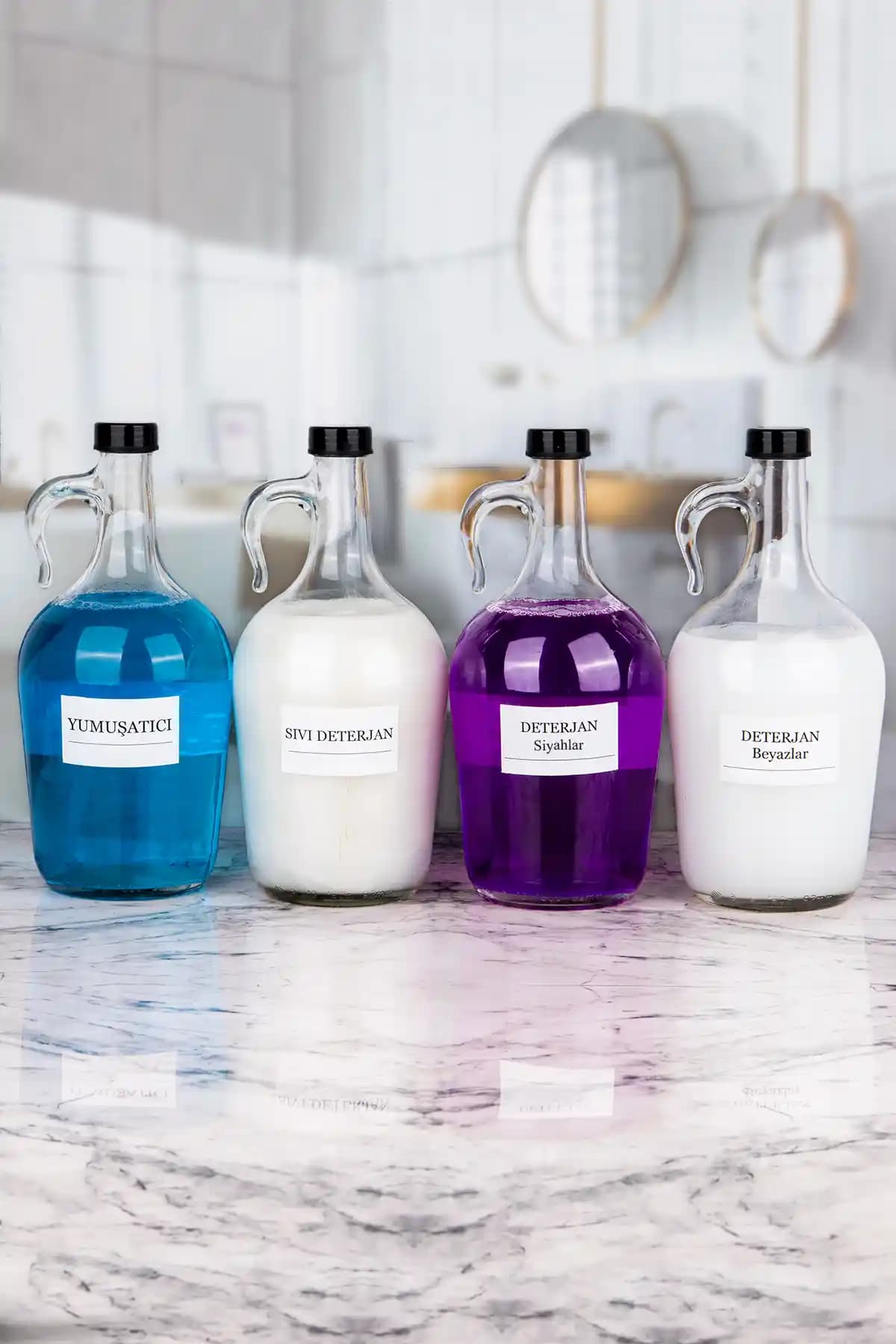 Karçiçeği Home 4'lü Şişe Banyo Seti: Estetik ve Fonksiyonellik Sunan Modern Tasarım