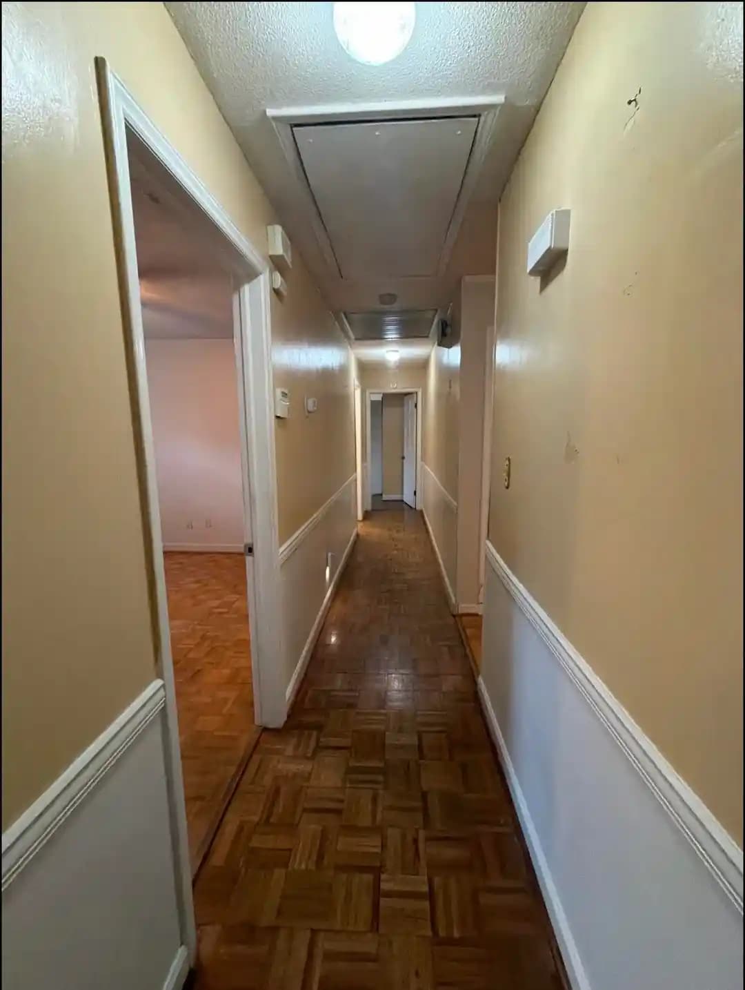 Koridor Duvar Renkleri ve Aydınlatma Seçenekleriyle Mekan Canlandırma Yöntemleri