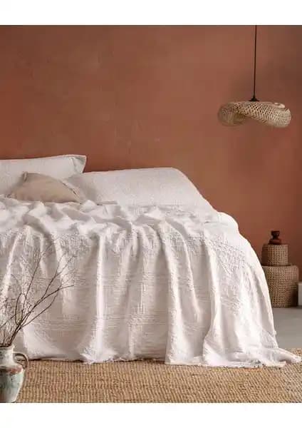 Madame Coco Ethnique ve Madelyn Çift Kişilik Yatak Örtüsü Karşılaştırması