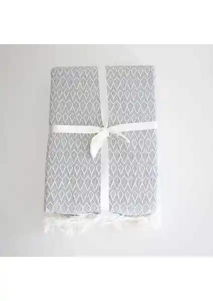 Maisoneva Diamond Beyaz Unisex Yatak Örtüsü ve Yataş Dazel Çift Kişilik Battaniye Seti Karşılaştırması