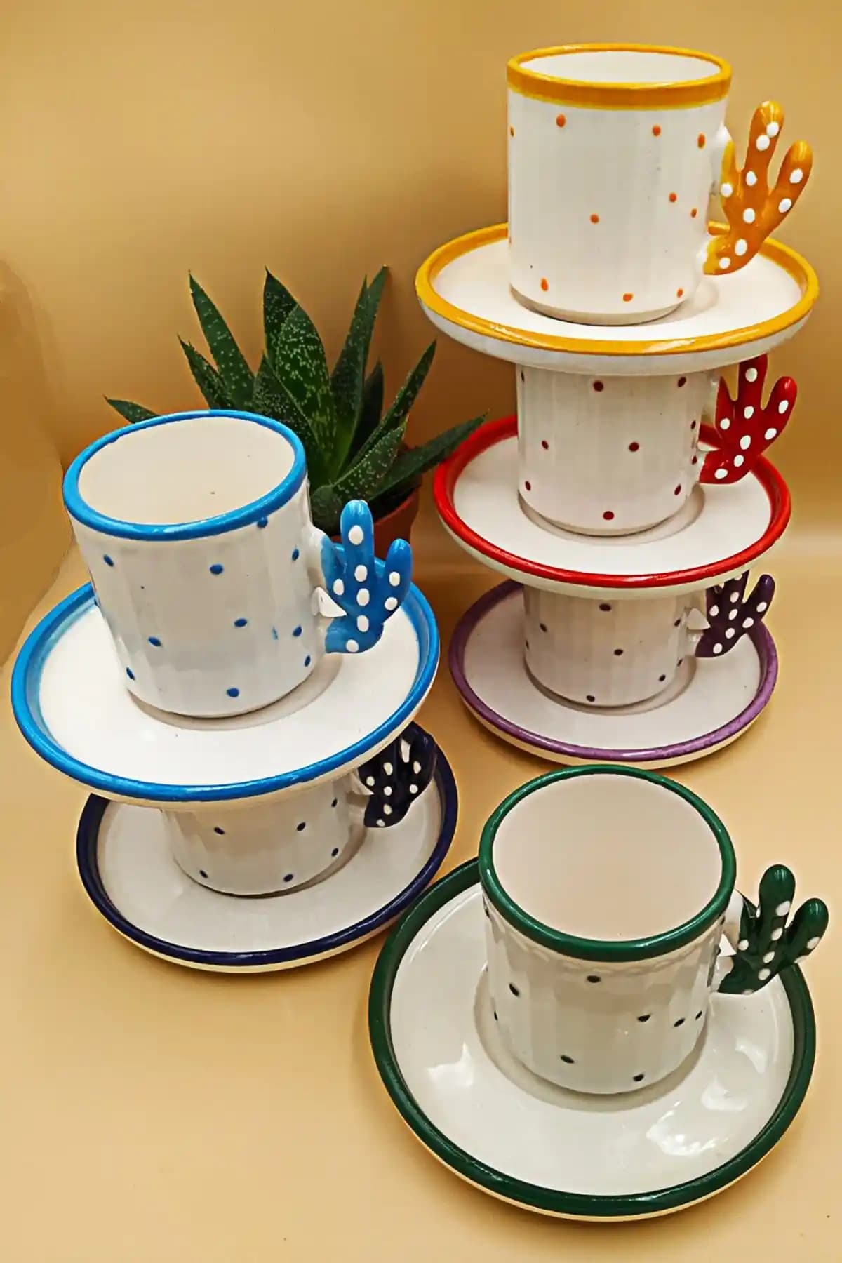 Otogar Çini Kaktüs Temalı Seramik Kahve Fincan Takımı 6 Kişilik Estetik ve Fonksiyonellik