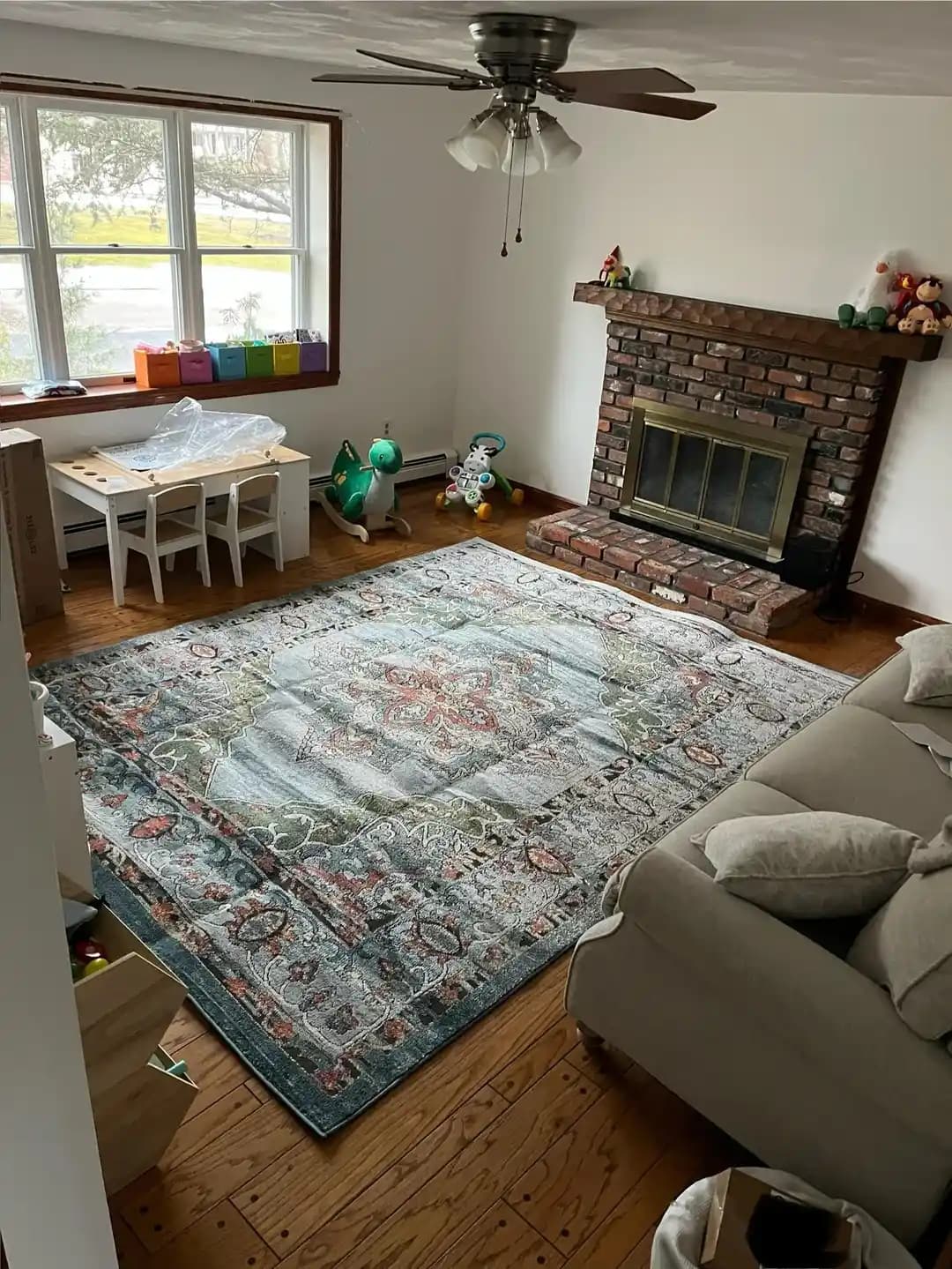 Oturma Odasında Halı Seçimi ve Yerleştirme: Fonksiyonellik ve Estetik Dengesi