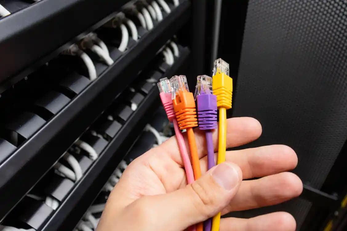 Pencere Altı Alan Düzenlemesi ve Kablo Yönetimi İçin Fonksiyonel Çözümler