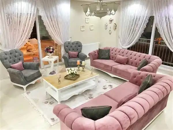 Salon Dekorasyonunda Pembe Koltuk Kullanımı ve Renk Uyumu İpuçları