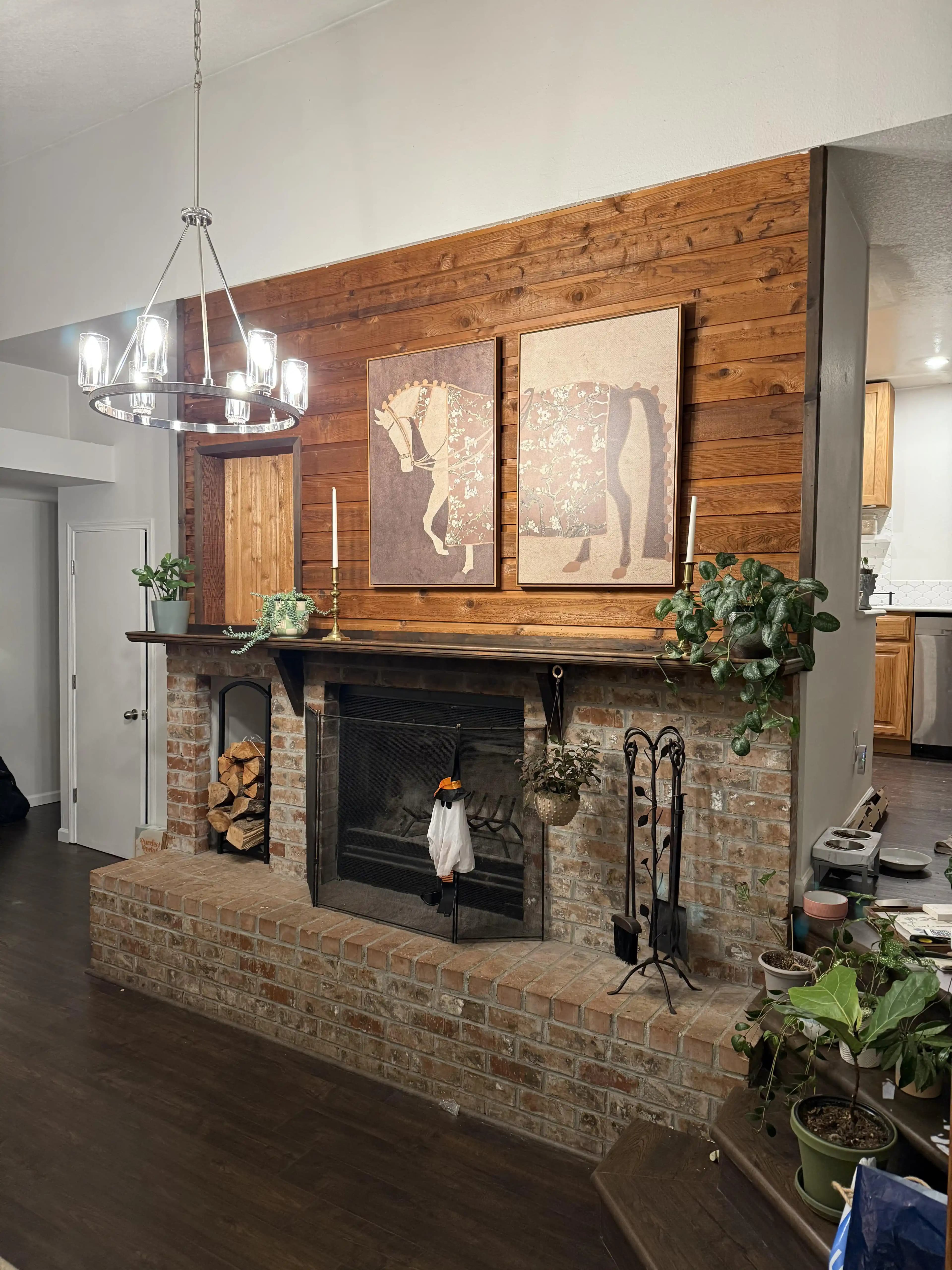 Şömine Dekorasyonunda Malzeme Uyumu, Aksesuar Seçimi ve Estetik Denge