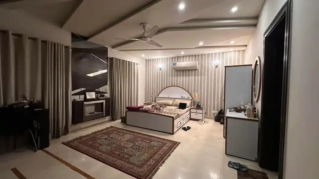 Yatak Arkası Duvar Rengi Seçimi ve Dekorasyonda Uyum Sağlama Yöntemleri