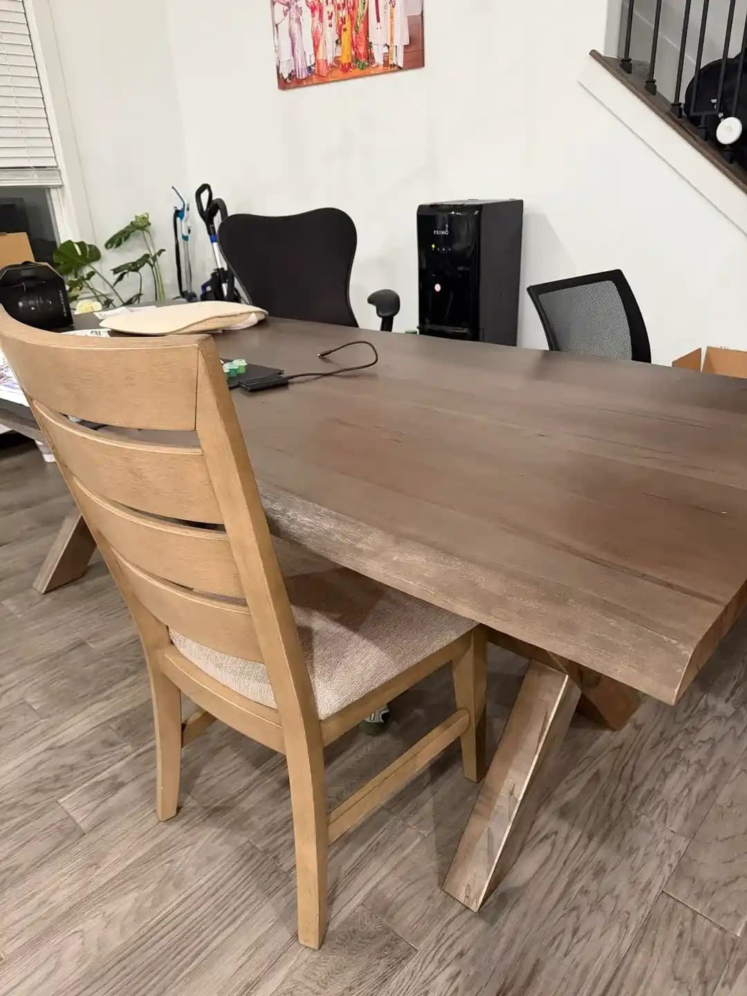 Yemek Masası ve Sandalye Uyumu: Ahşap Tonları, Stil ve Mekan Uyumuna Dair İpuçları