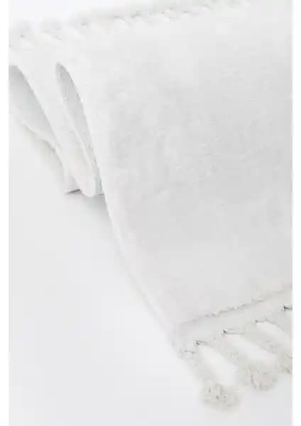 Dijidekor Beyaz ve Siyah Post Dokuma Halılarının Özellikleri ve Karşılaştırması