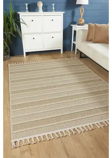 Venucci Home & Living Halı Seçenekleri: Dekoratif Kilim ve Peluş Halı Karşılaştırması