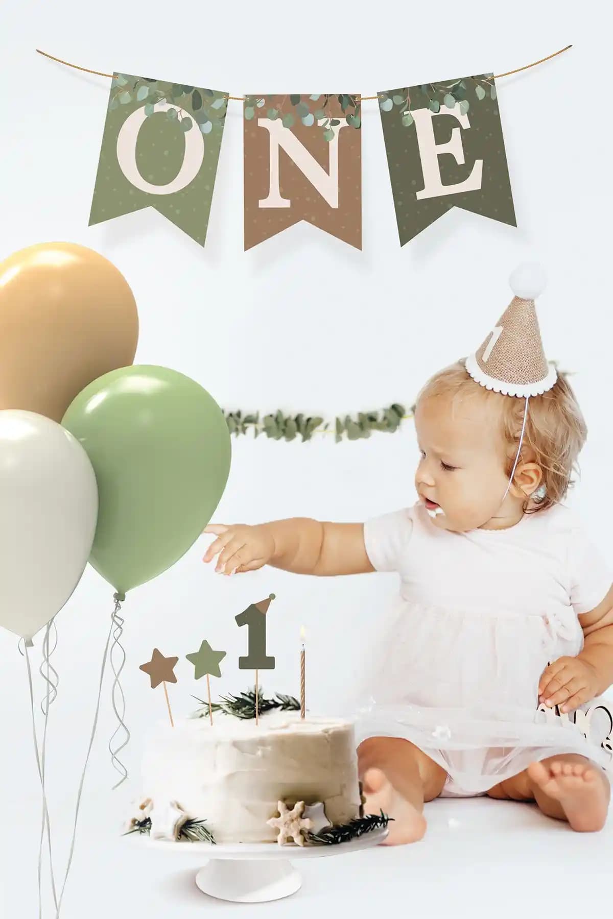 1 Yaş Doğum Günü İçin Minimal Okliptus Temalı Parti Seti ve Pamuk Prenses Pasta Süsü Karşılaştırması