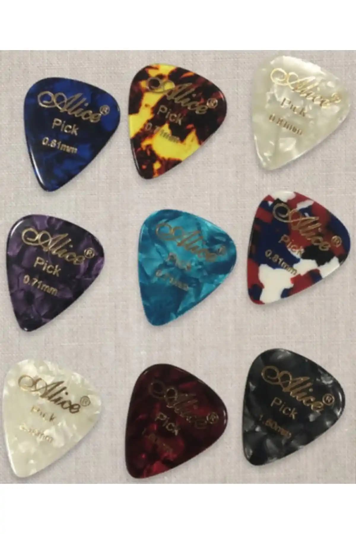 Alice Gitar Penası 9'lu Set ve FENDER 351 Shape Grafik Pena Karşılaştırması