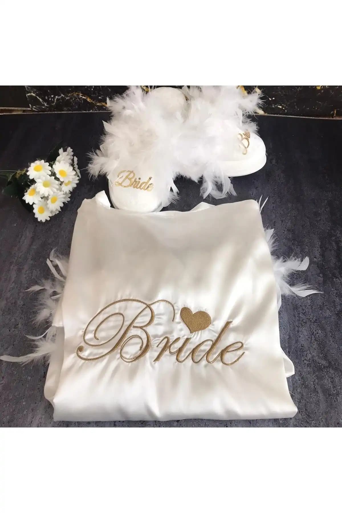 Bebek Çikolatası Bride Sabahlık Seti: Şıklık ve Konfor Sunan Kişiselleştirilebilir Gelin Sabahlığı