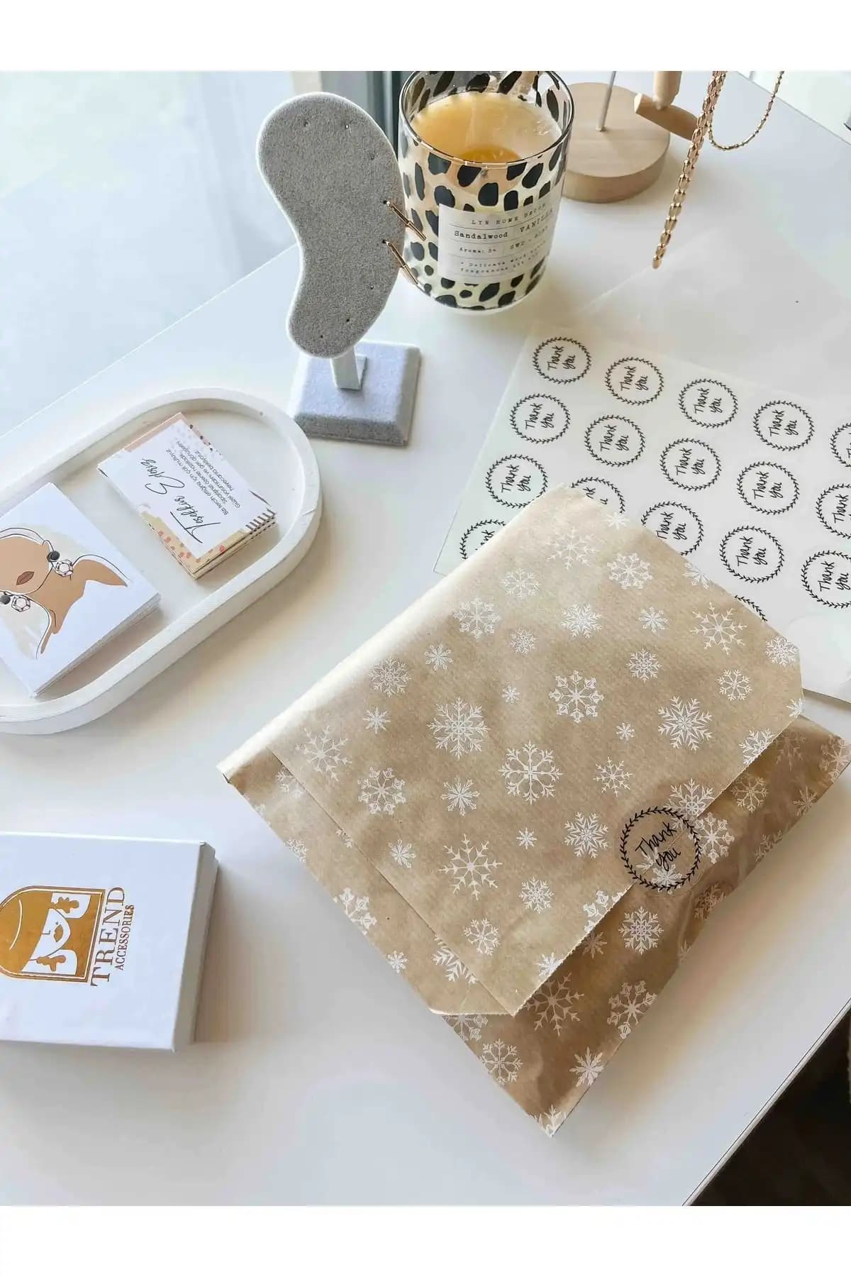 Dekals 50 Adet Kar Desenli Hediye Paketi Seti Yılbaşı ve Noel Teması için uygun