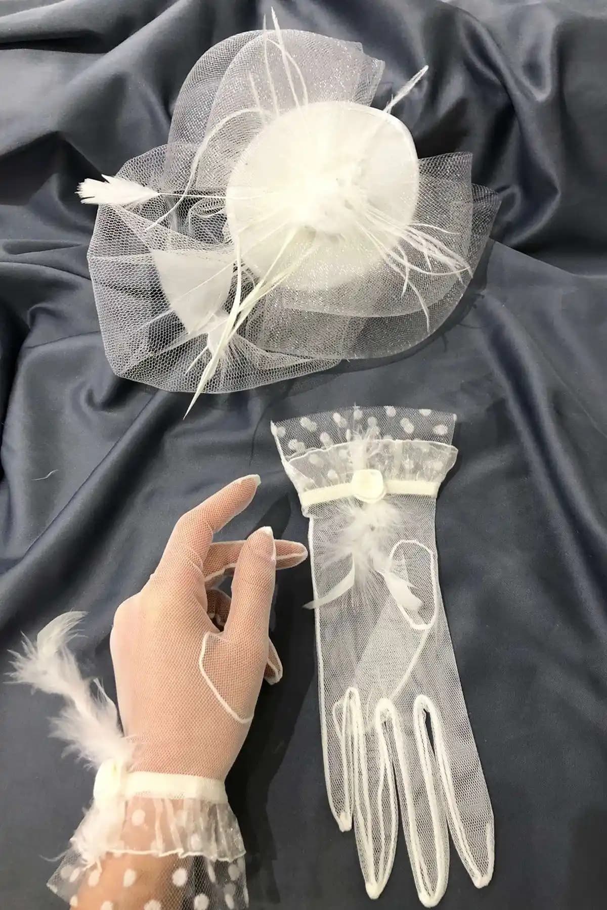 Hayalperest Boncuk Beyaz Tüylü Eldiven, Vualet ve Nikah Şapkası ile Zarif Düğün Aksesuarları