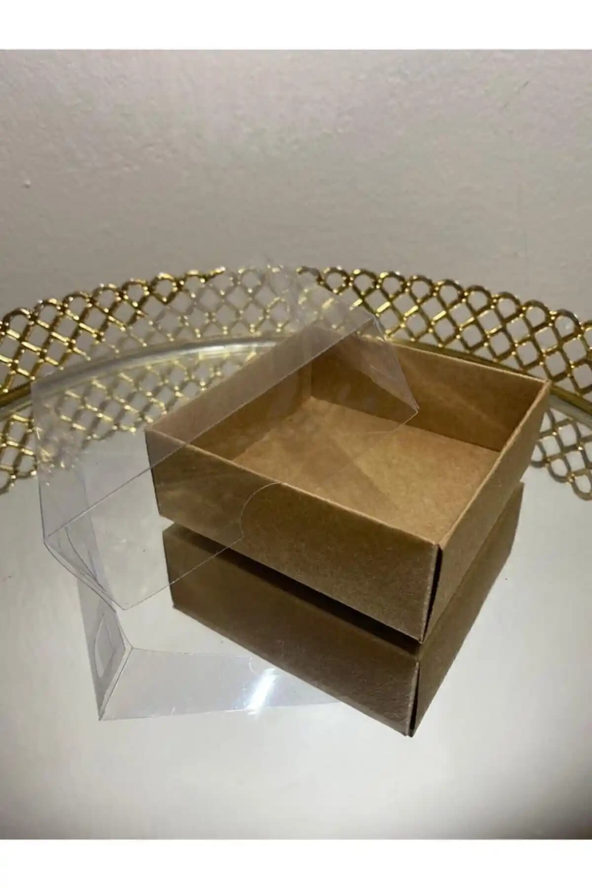 Kraft Kutu Asetat Kapaklı: Çok Amaçlı ve Şık Sunum Çözümü