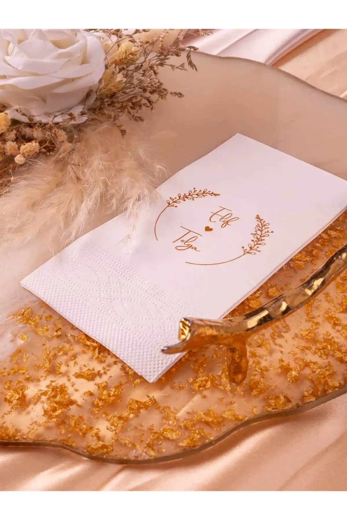 Rima Tasarım Peçeteleri: Nişan ve Düğünleriniz İçin Kişiselleştirilmiş ve Baskılı Seçenekler