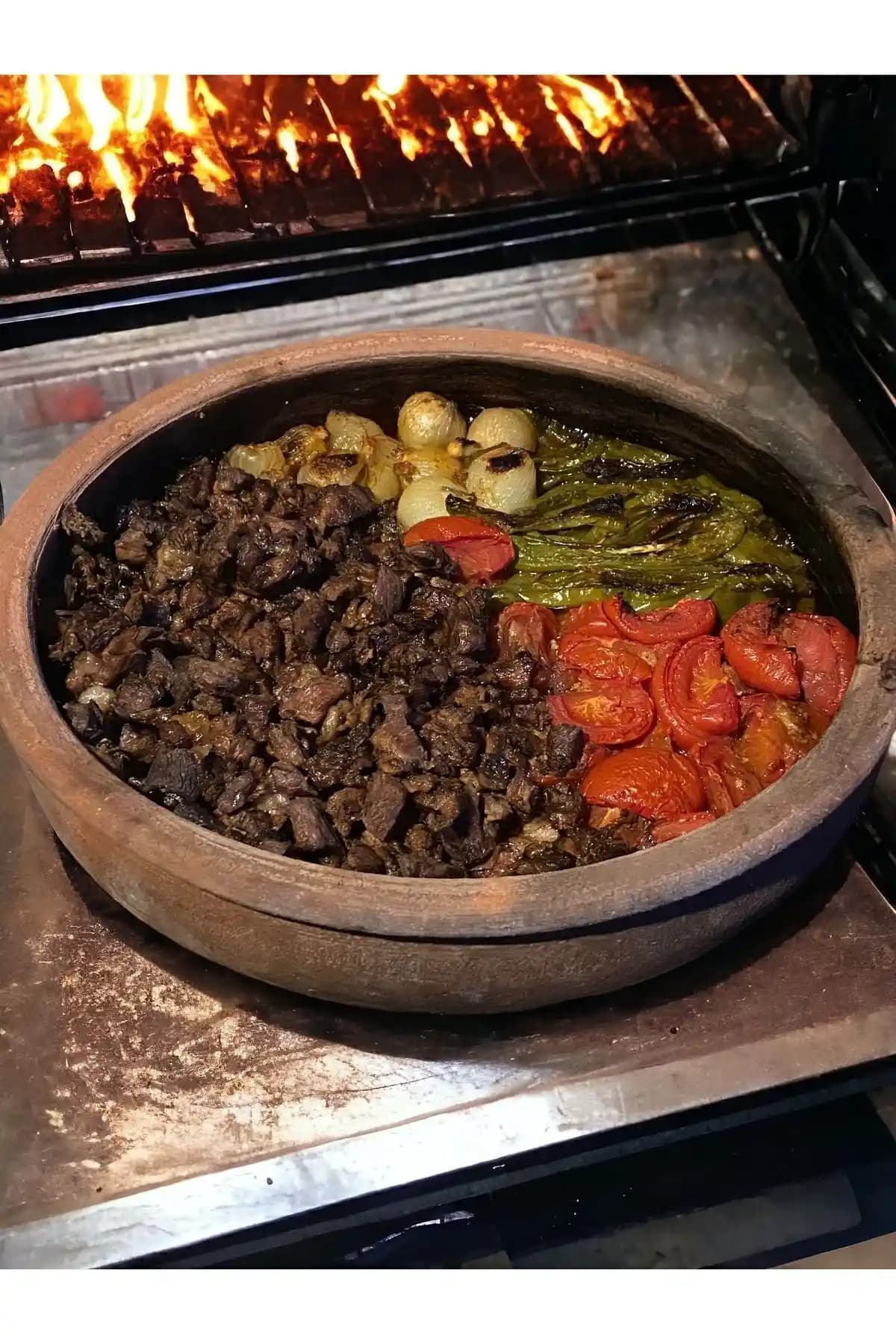 AdenArt Orta Boy Toprak Güveç: Geleneksel ve Sağlıklı Pişirme İçin Modern Çözüm