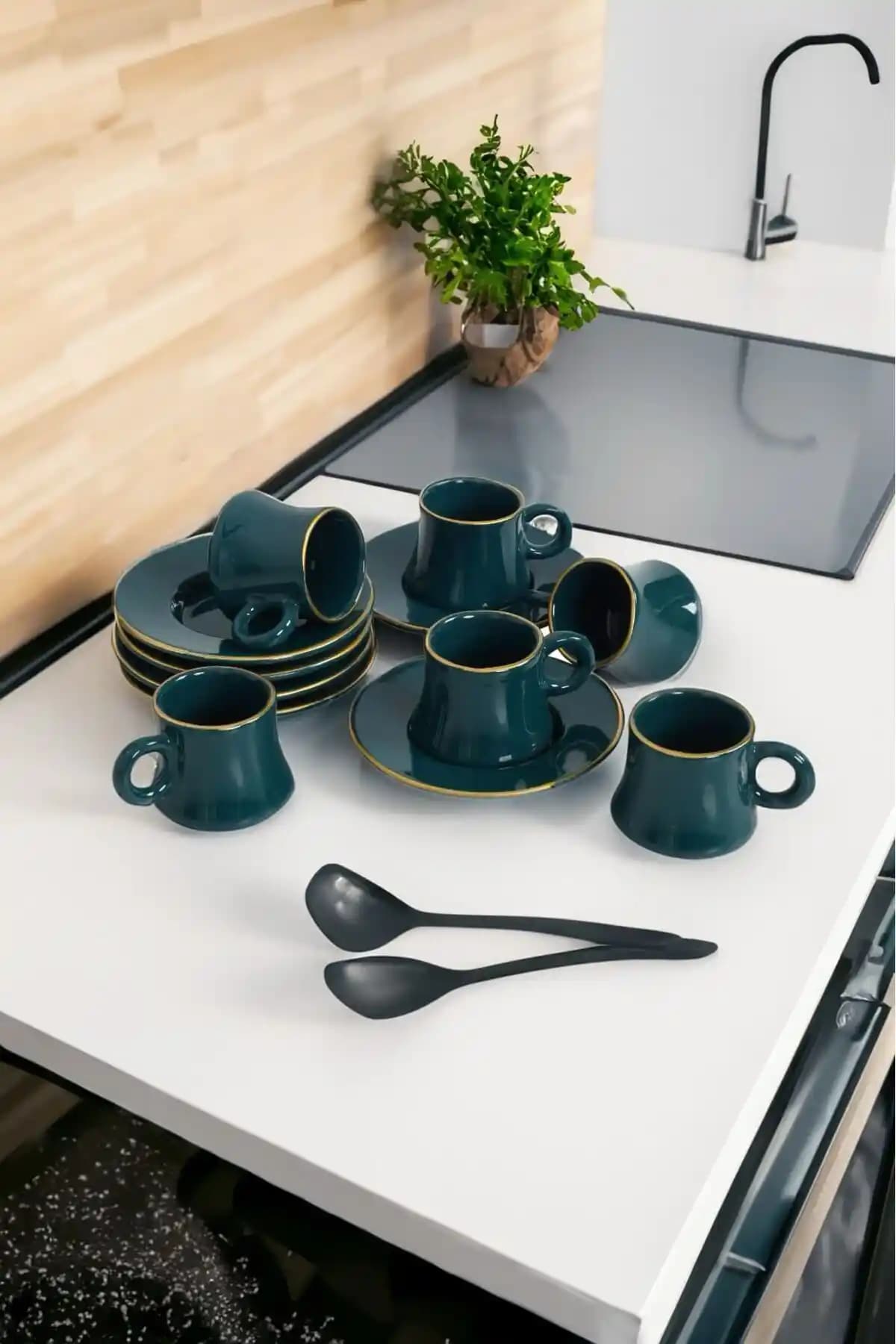 Akkoyunlu Home 6 Kişilik Yeşil Türk Kahvesi Fincanı Takımı: Zarif ve Dayanıklı Tasarım