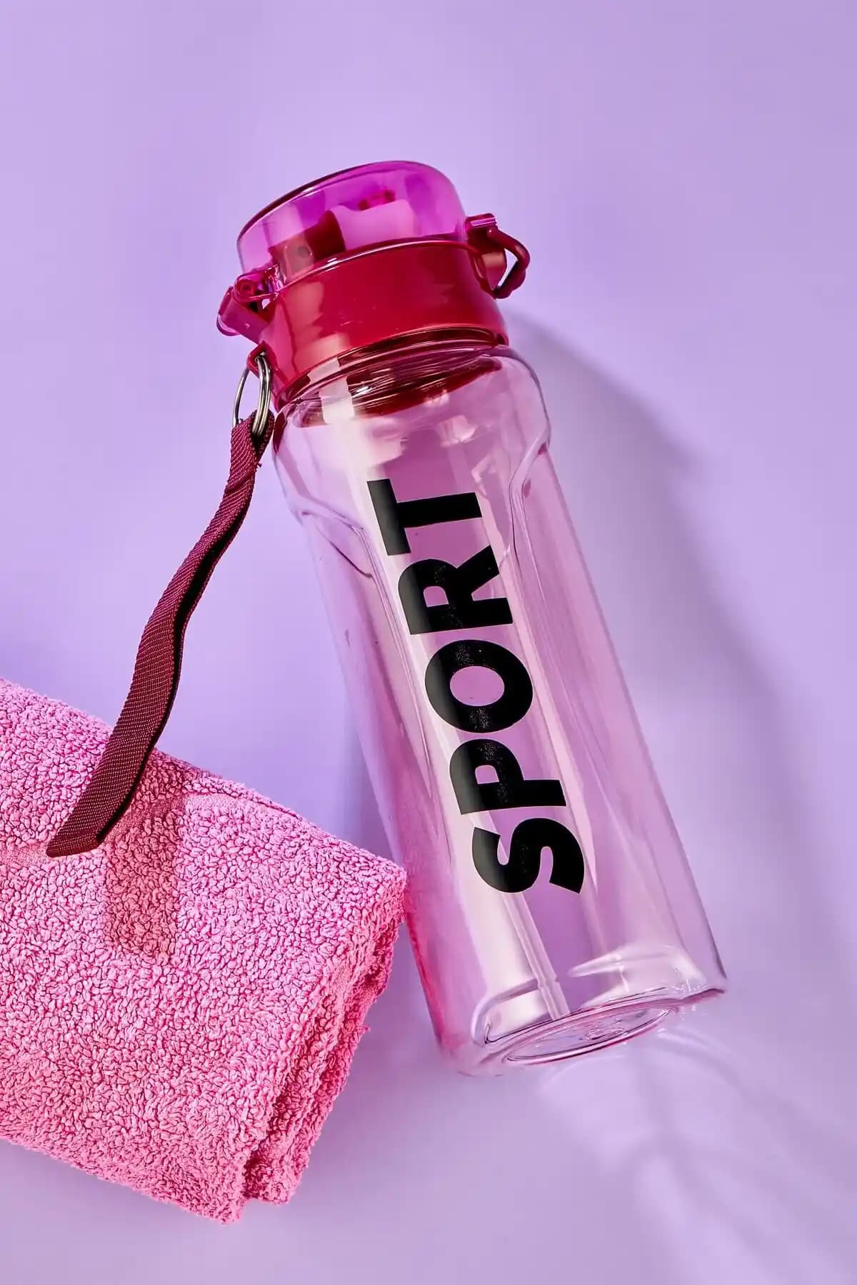 ALİNA HOME Sporcu Sağlıklı Polikarbon Matara 700 ml dayanıklı ve kullanışlı tasarım