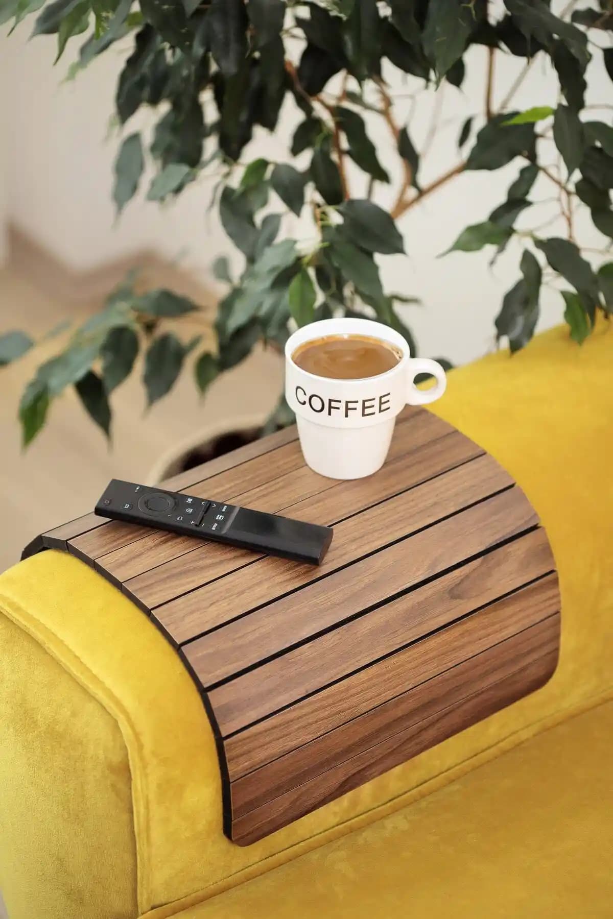 Anısepeti Ahşap Katlanabilir Yan Sehpa Modern ve Dayanıklı Tasarım Özellikleri