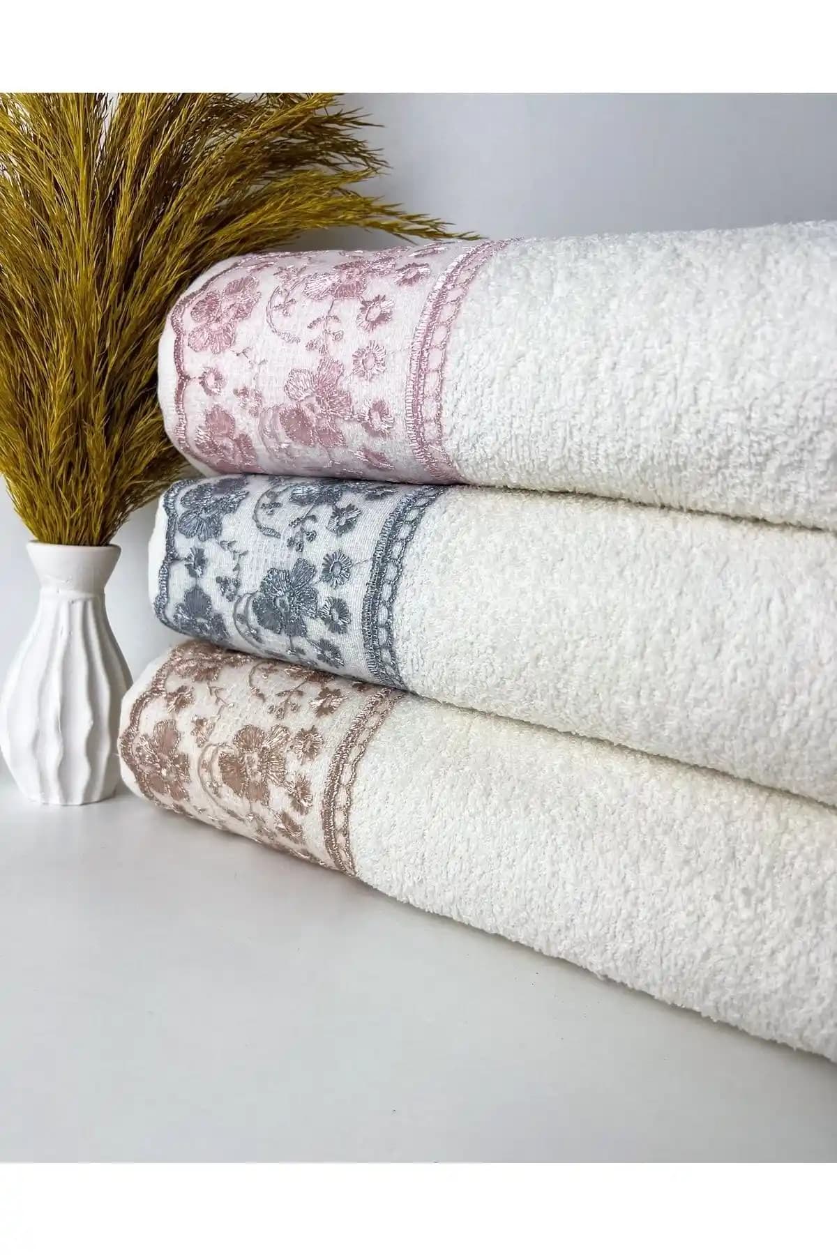 AYHANHOME 3'lü Güpürlü Çeyizlik El ve Yüz Havlusu Seti Şıklık ve Konfor Sunar