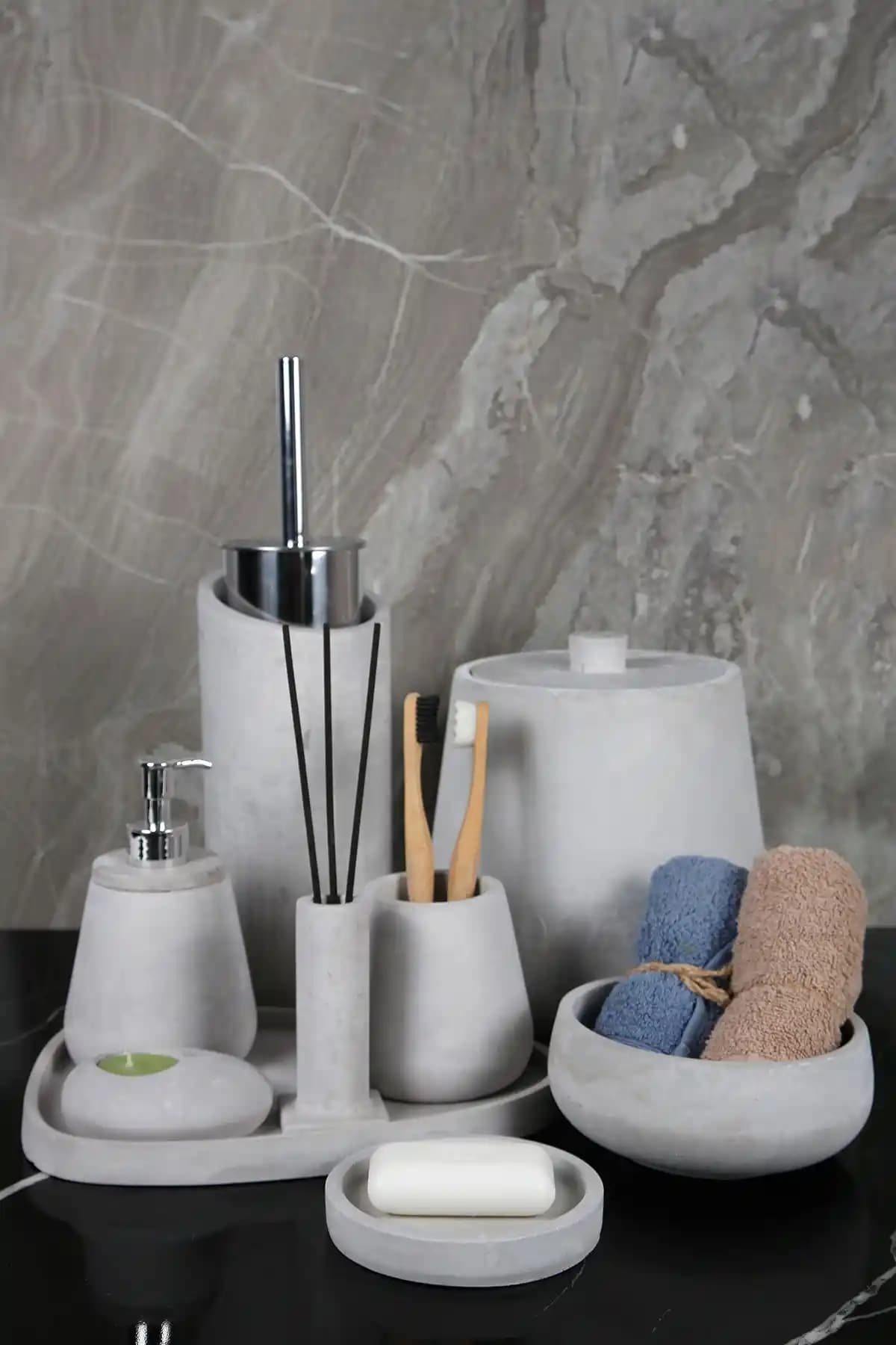 Betonmall 11 Parça Mermer Desenli Beton Banyo Seti Modern ve Dayanıklı Tasarım Özellikleriyle