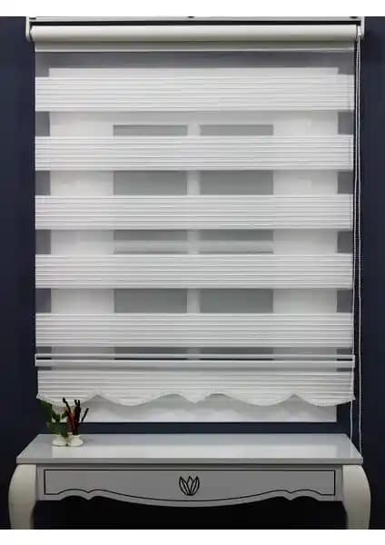 Beyaz Geniş Pliseli Zebra Stor Perde Etek Dilimli Modern ve Fonksiyonel Tasarım