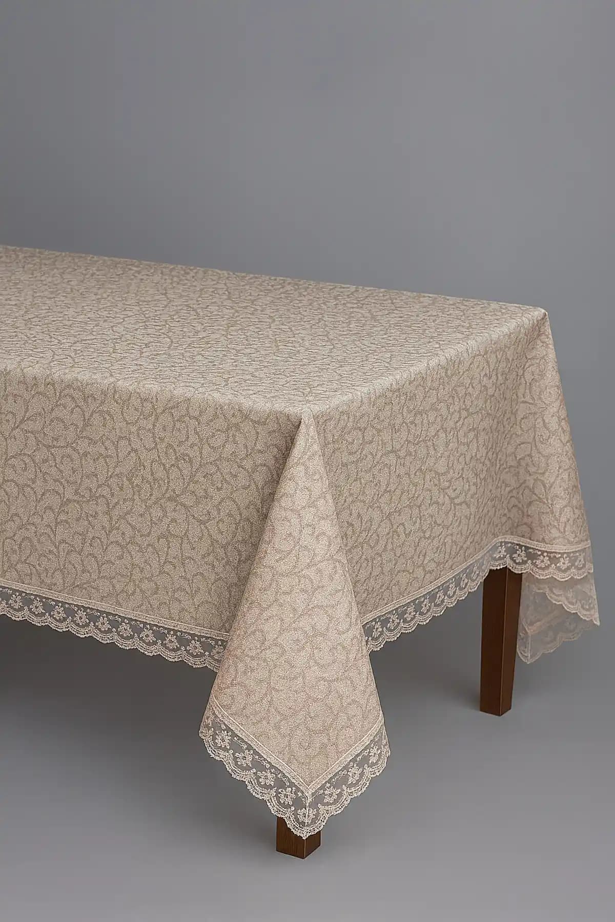 Cardea Dertsiz Masa Örtüsü: Şıklık ve Dayanıklılığı Bir Arada Sunan Ürün