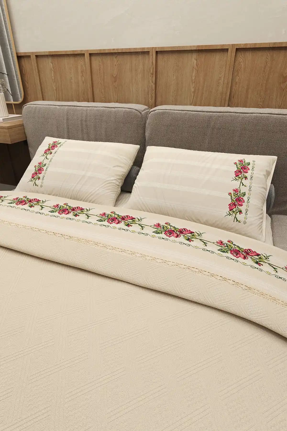 Durul Vintage Çift Kişilik Pike Takımı Şıklık ve Konfor Sunan Yatak Örtüsü Seti