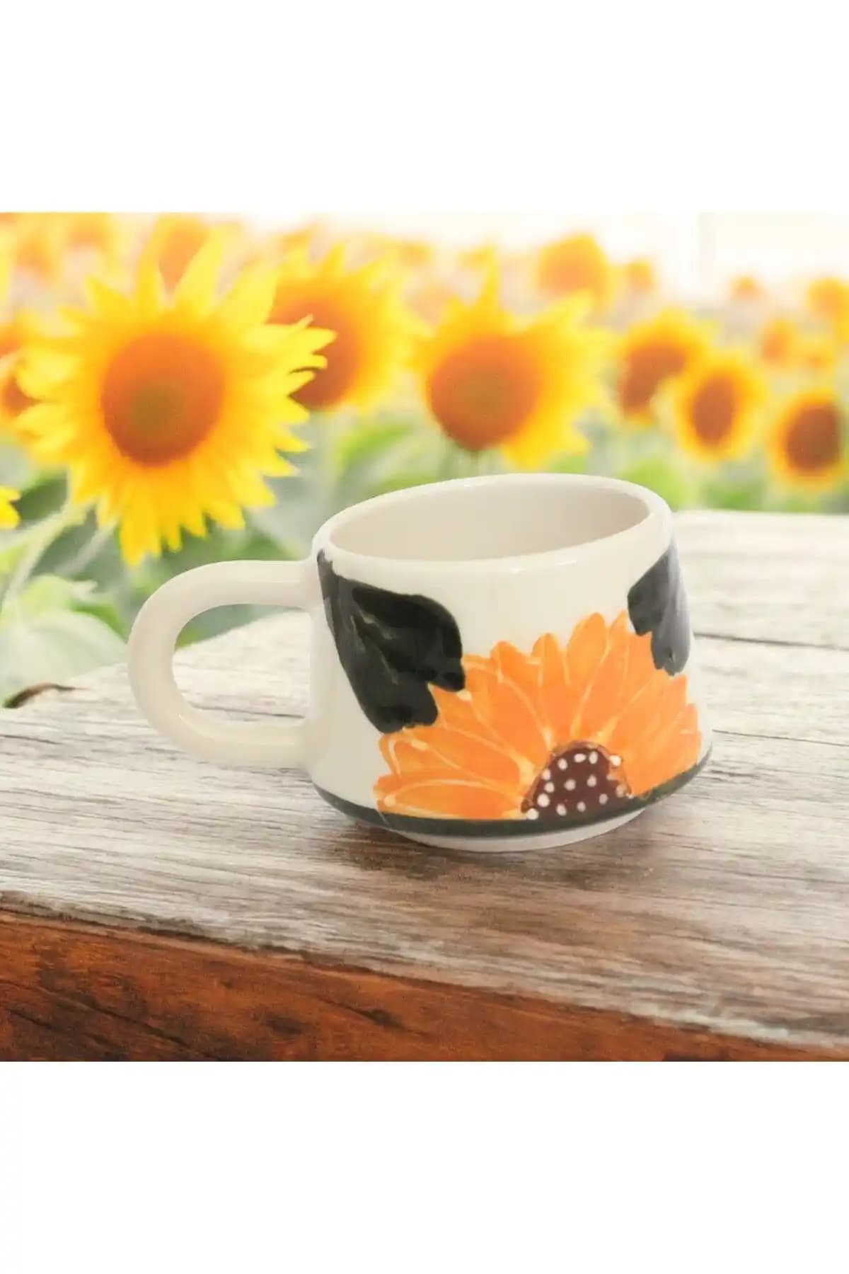 Geleneksel Türk Çini Sanatını Yansıtan El Yapımı Seramik Kahve Fincanı