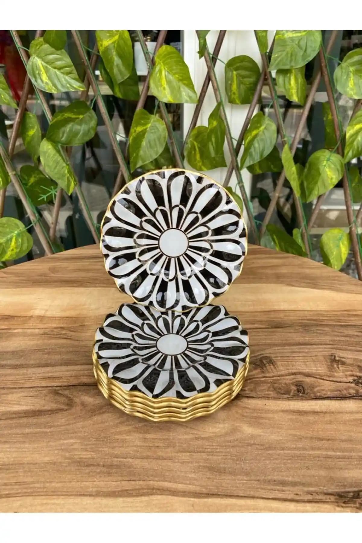 Gücüglass Papatya Model Altın Detaylı Çay Tabağı Seti 6 Parça Modern ve Şık Tasarım