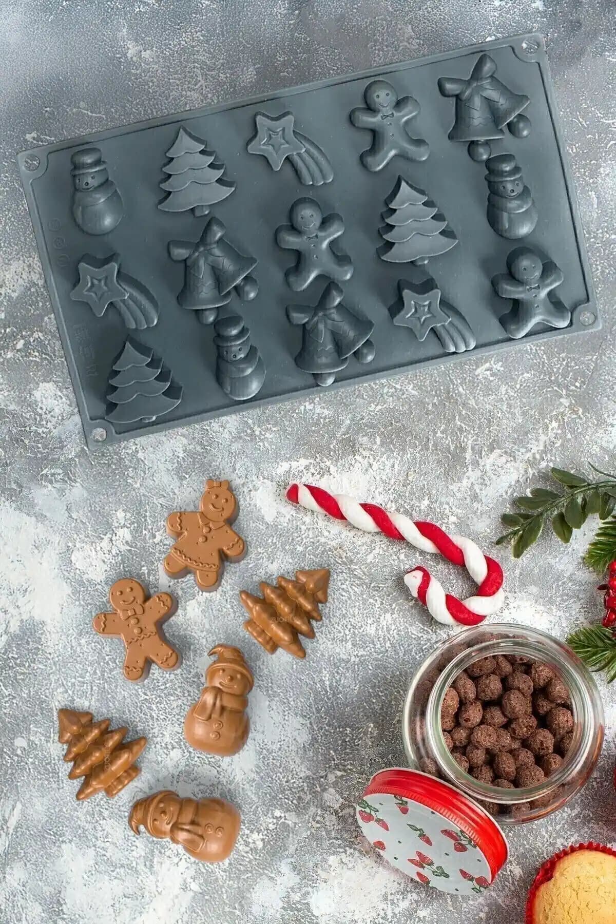 İronika Parti Temalı Silikon Kalıp Yılbaşı ve Doğum Günü Kutlamaları İçin Çok Yönlü Kullanım