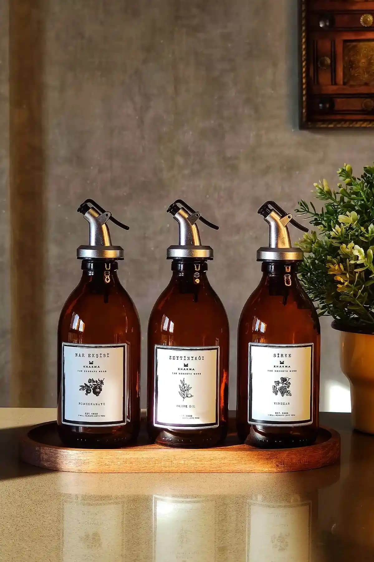 KHAKMA Meftune Oval Ahşap Standlı Amber Şişe Seti Zeytinyağı Nar Ekşisi ve Sirke İçin