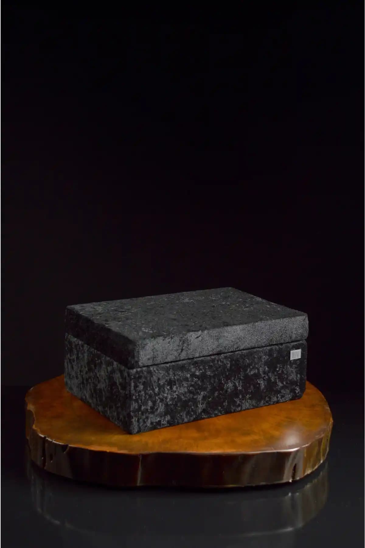 Modern ve Çok Yönlü Dekoratif Hediye Sandığı ve Saklama Kutusu Ürün Özellikleri