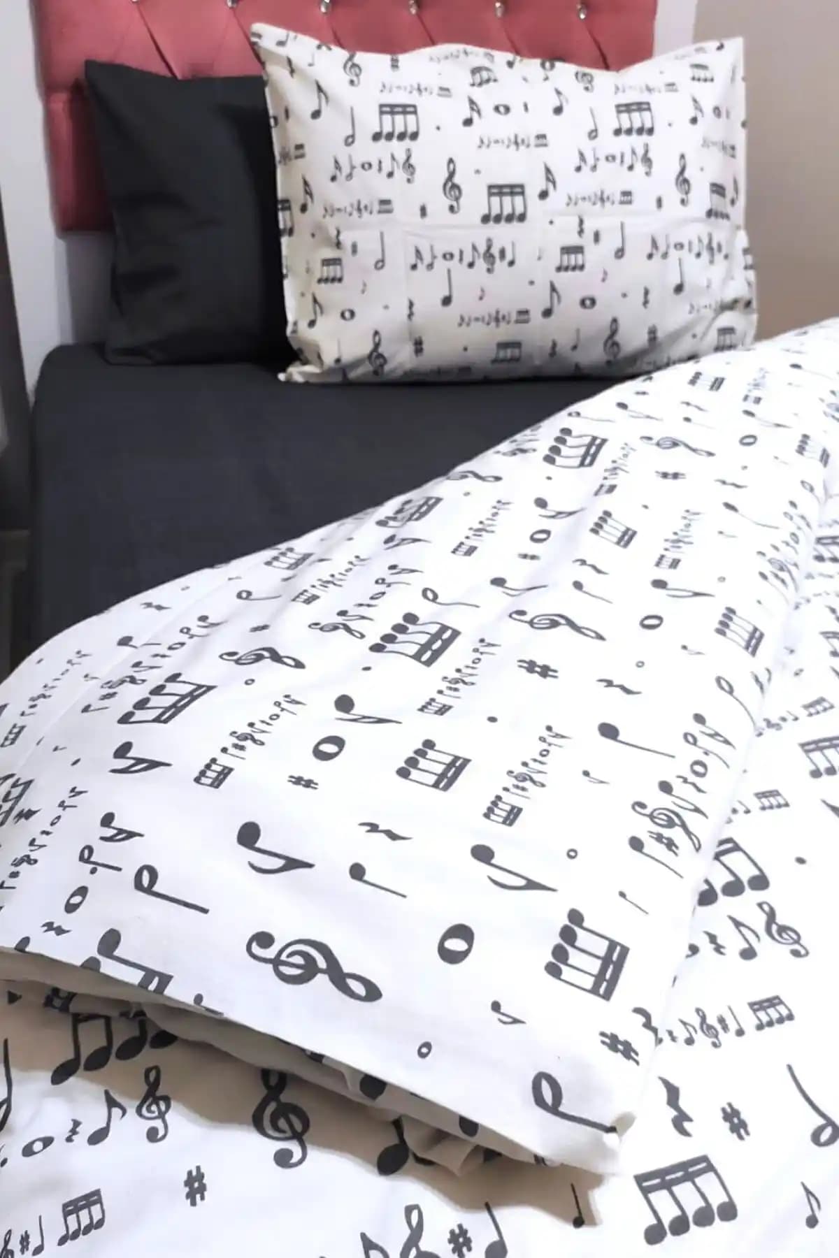 Modern ve Şık Nevresim Takımı Candan Çeyiz ile Yatak Odalarınıza Enerji Katın