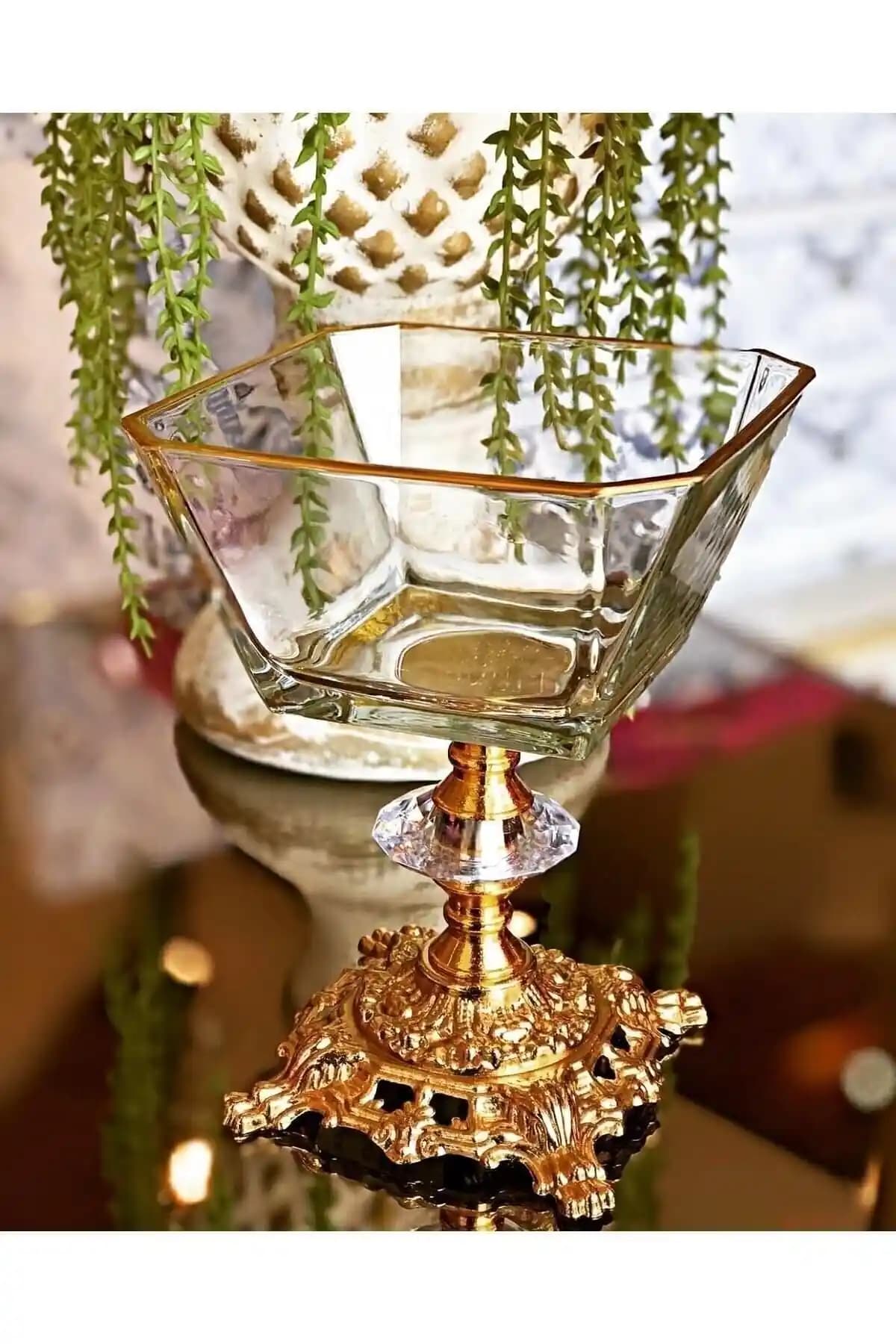 Paşabahçe Magnolia Seti: 6 Parça Metal Ayaklı Gold Detaylı Şık Kase ve Şekerlik Seti