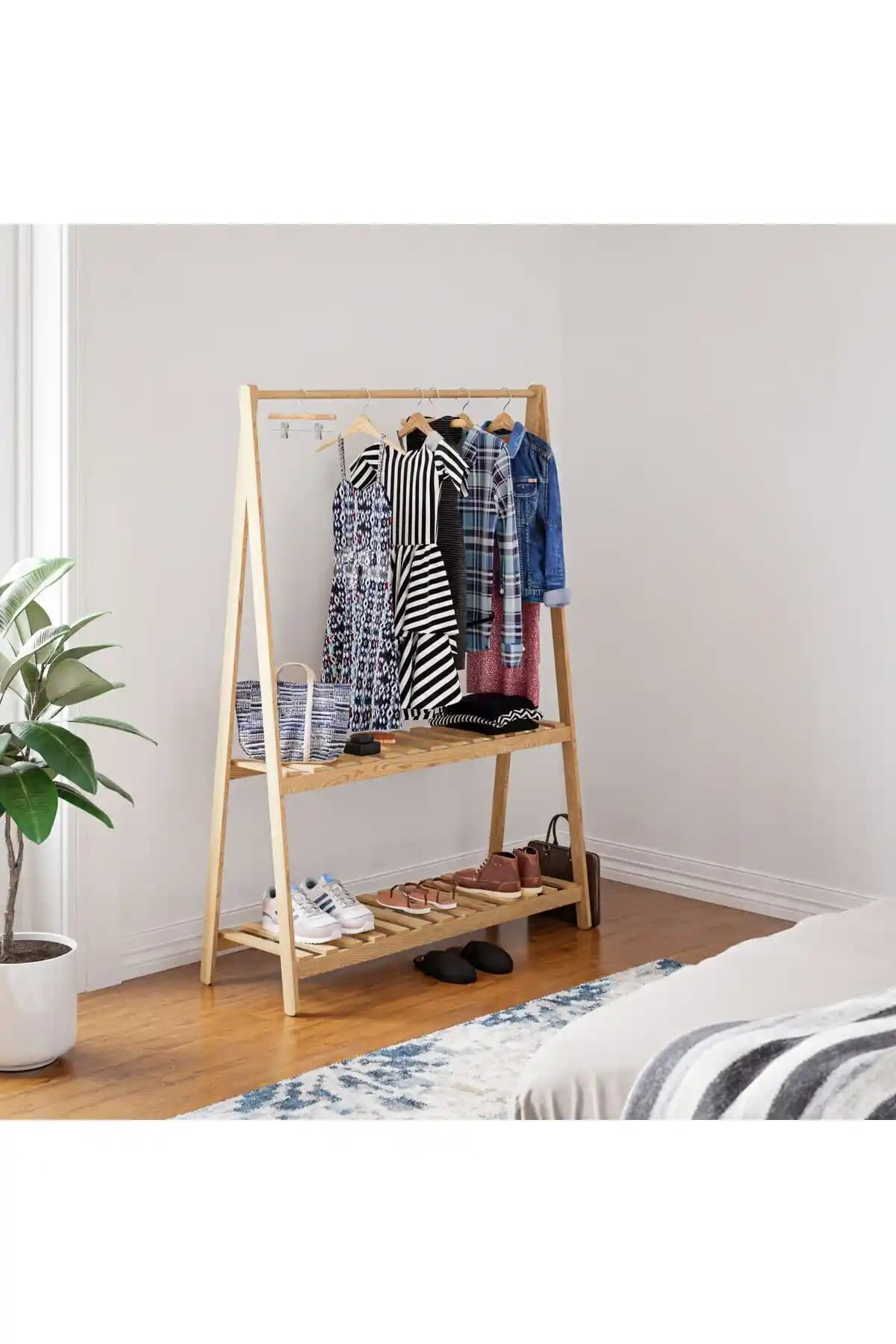 Pinoxi Doğal Ahşap Konfeksiyon Elbise Askılığı: Estetik ve İşlevsellik Bir Arada