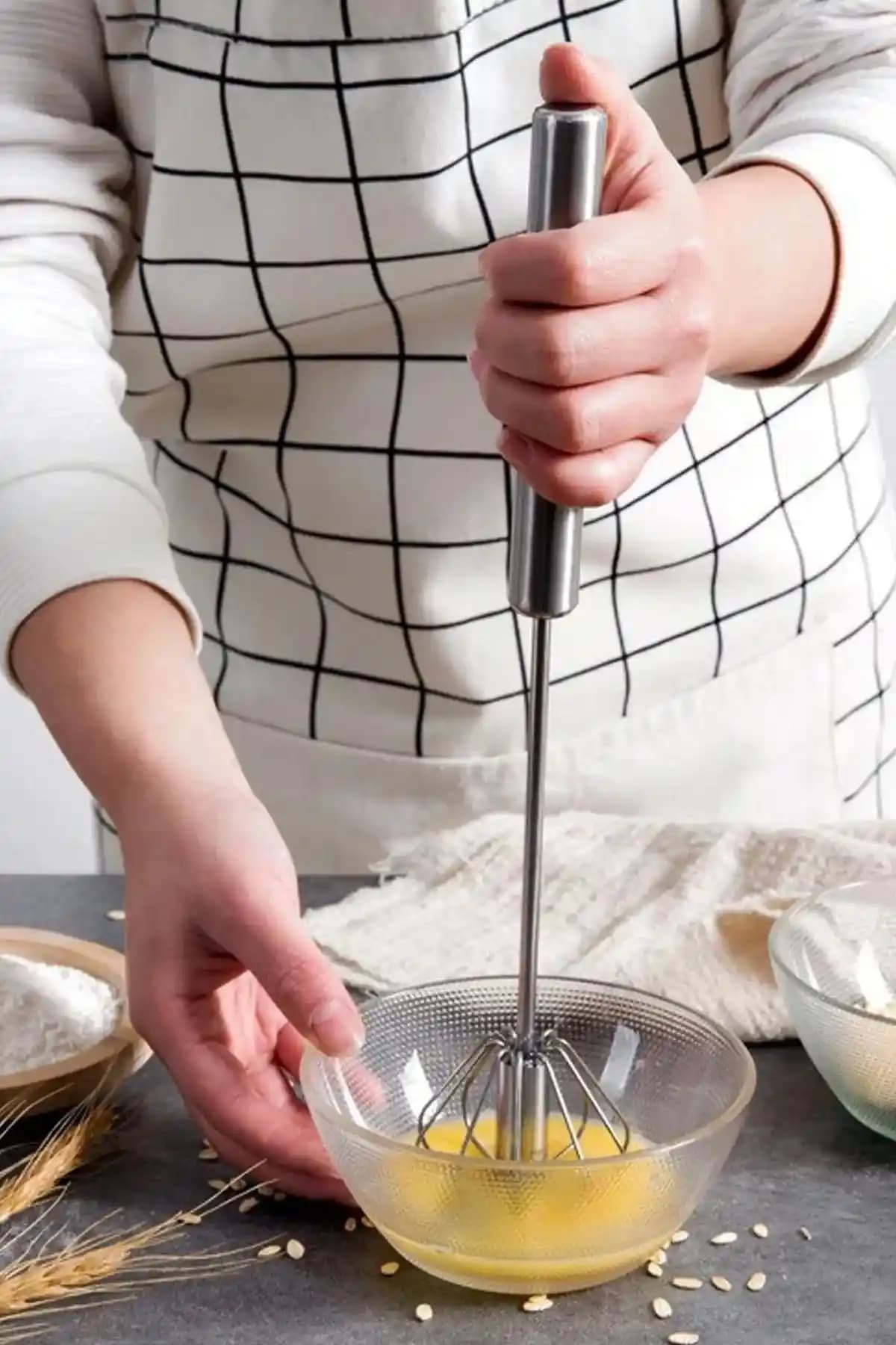 Pratik Portatif Paslanmaz Çelik Otomatik Çırpıcı Mutfakta Zaman Tasarrufu Sağlayan Modern Çözüm