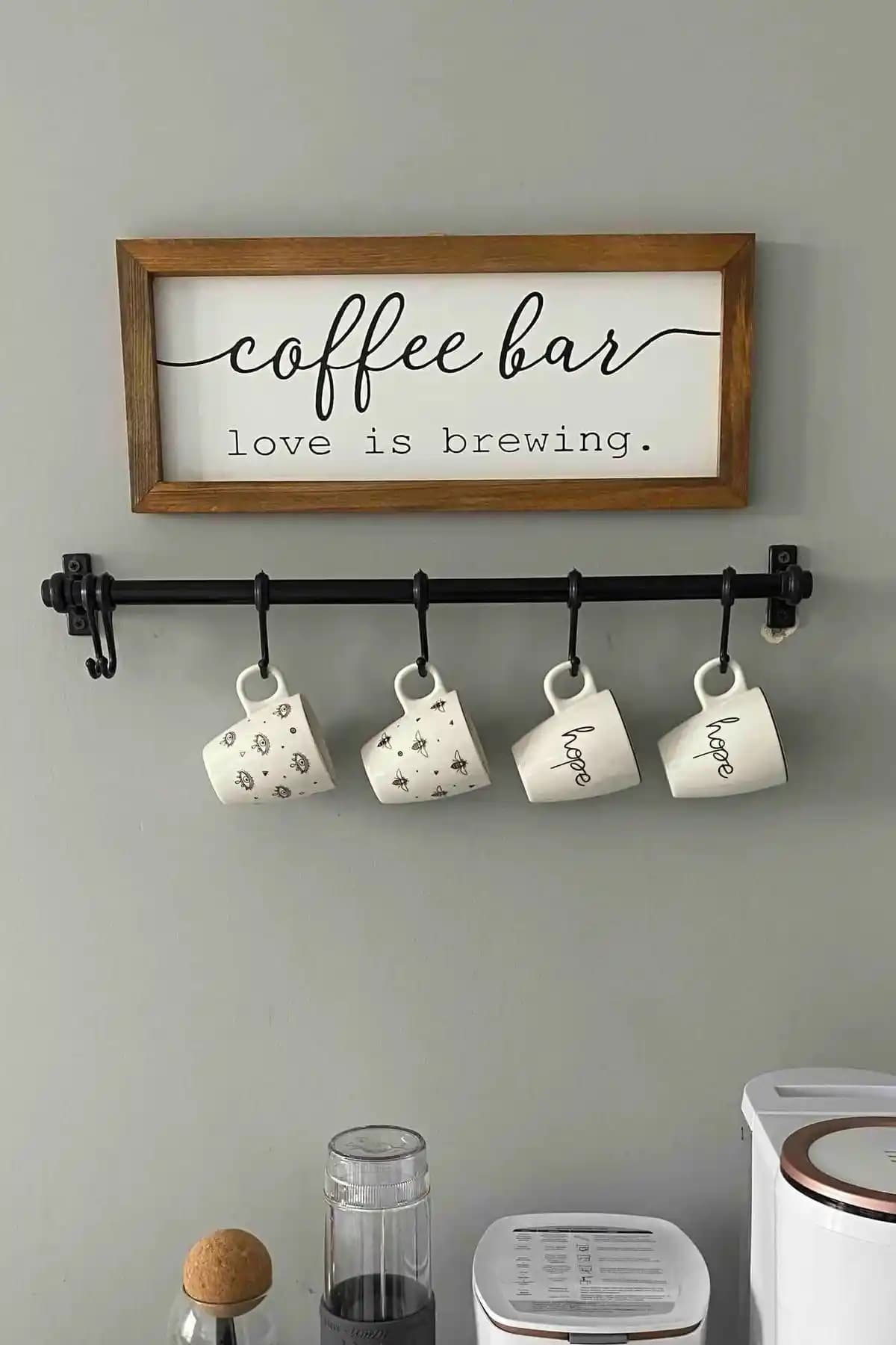 Safestore Duvara Monte Edilen 6 Kancalı Dekoratif Kaşıklık ve Kupa Askısı Ürünü Özellikleri